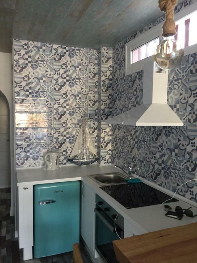 אדחה Village Island Heights מראה חיצוני תמונה